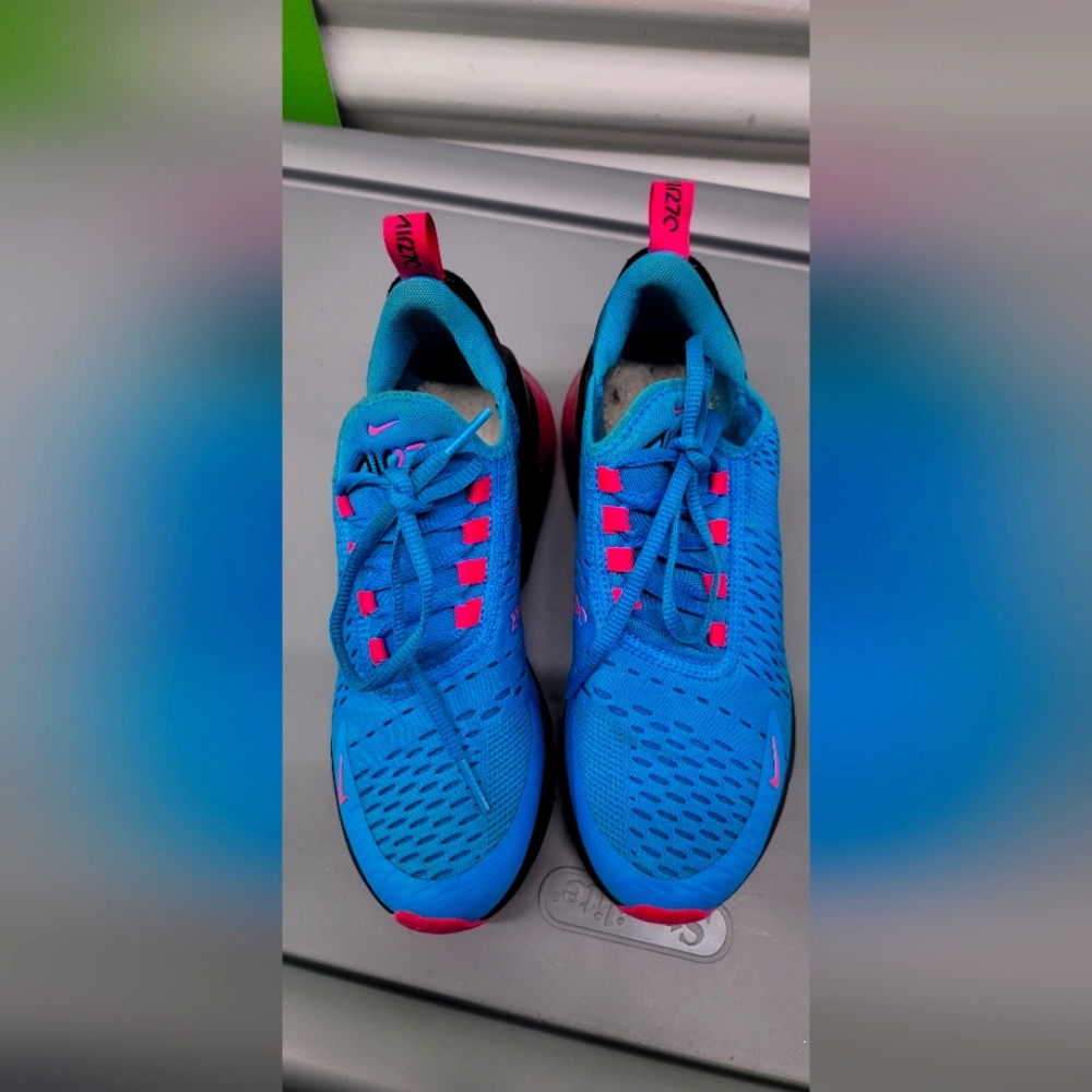 Nike 270  size 5Y
